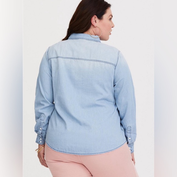 Torrid Light Wash Chambray Button Down Shirt Top - Picture 4 of 11